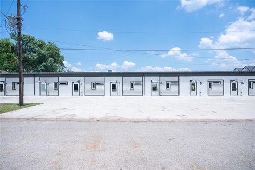 h-2612 Castle St, Waller, TX, 77484-6821 | Card Image