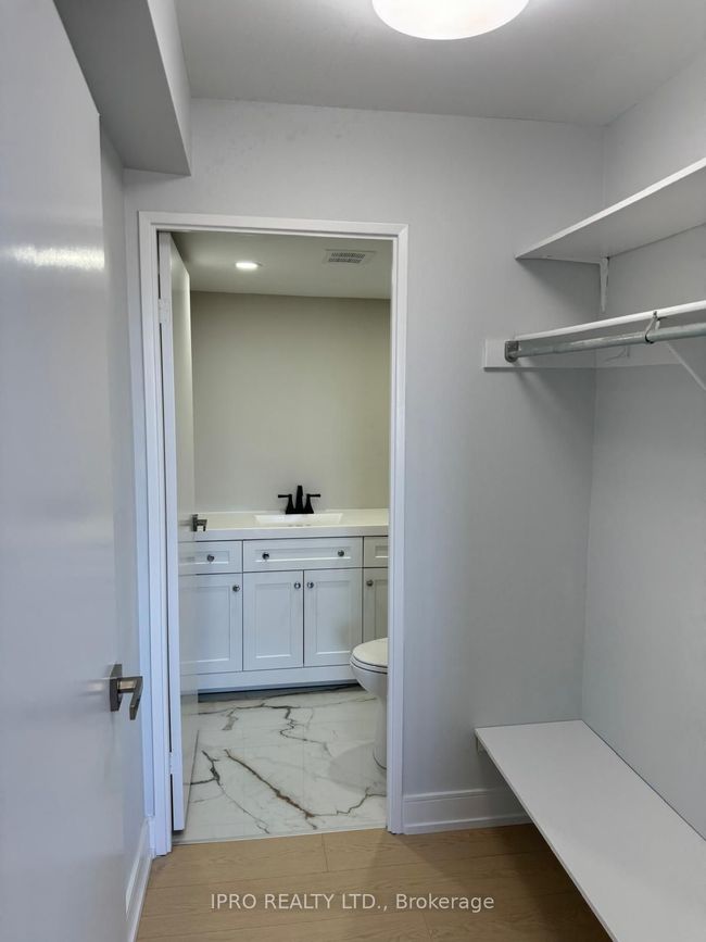 1110 - 1580 Mississauga Valley Blvd, Condo with 2 bedrooms, 2 bathrooms and 1 parking in Mississauga ON | Image 11
