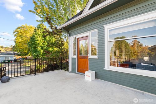 9615 57th Avenue S, Seattle, WA, 98118 | Card Image