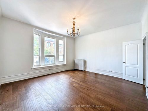 upper-591 College St, Toronto, ON, M6G1B2 | Card Image