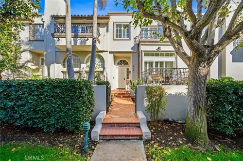 19281 Meadowood Cir, Huntington Beach, CA, 92648-5519 | Card Image