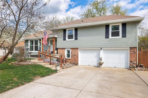 205 Sw Richwood Ln, Blue Springs, MO, 64014-4535 | Card Image