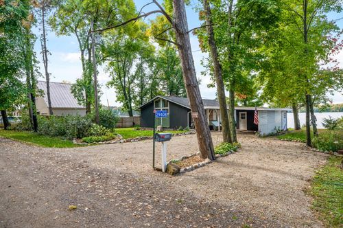 29408 Francis Lake Dr Nw, Isanti, MN, 55040-6058 | Card Image