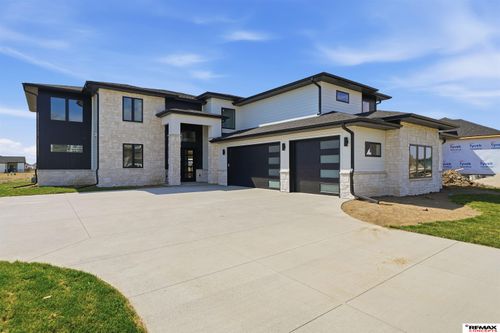 3659 Wilderness Hills Blvd, Lincoln, NE, 68516-5575 | Card Image