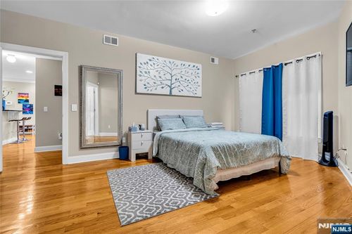 30 Austin St, Newark, NJ, 07114-2546 | Card Image