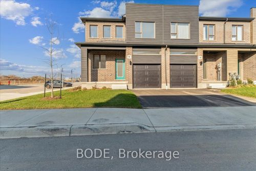 40 Oak St, Cambridge, ON, N1R4K6 | Card Image