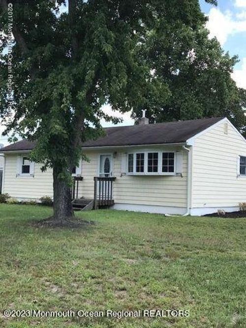 316 Northrop Rd, Brick, NJ, 08723-6812 | Card Image