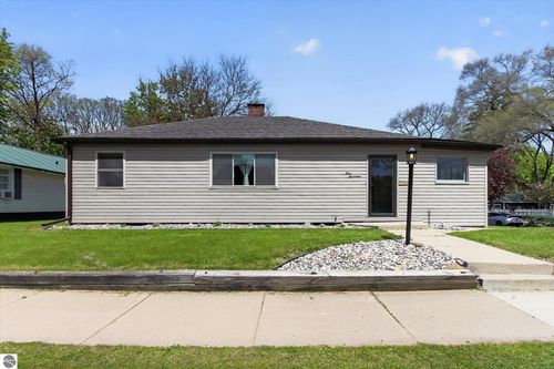 417 Washington Avenue, Alma, MI, 48801 | Card Image