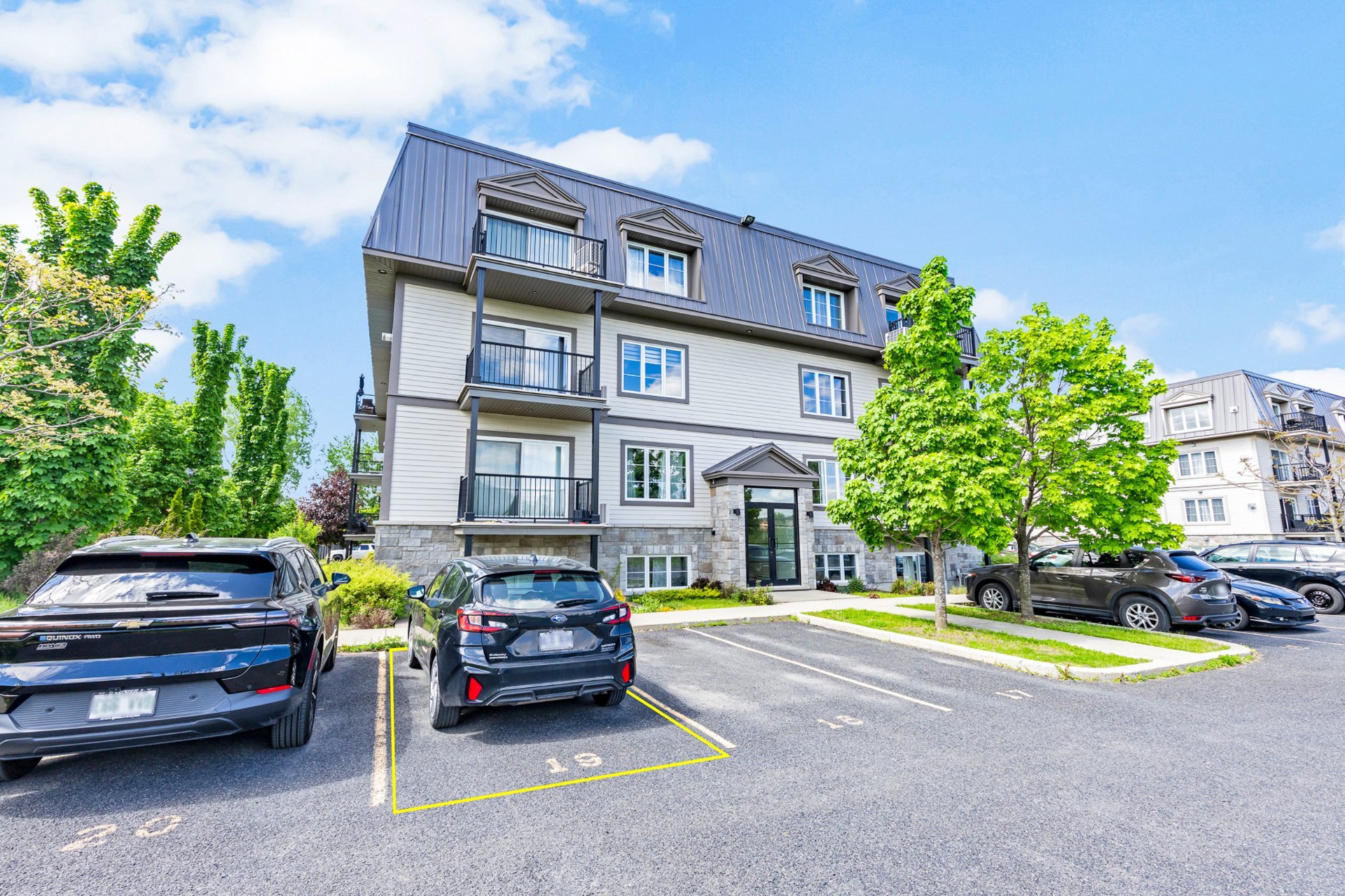 Residential in Mont-Saint-Hilaire 3