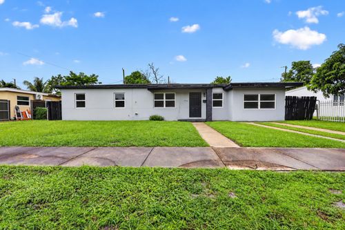 19320 Nw 6th Ct, Miami Gardens, FL, 33169-3527 | Card Image
