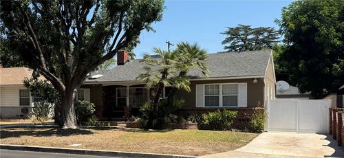 6552 Aqueduct Ave, Van Nuys, CA, 91406-6203 | Card Image