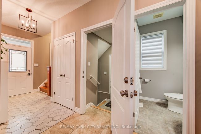 616 Frieburg Dr, House other with 5 bedrooms, 4 bathrooms and 2 parking in Waterloo ON | Image 6