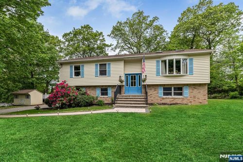 147 Papscoe Rd, Hewitt, NJ, 07421-3701 | Card Image