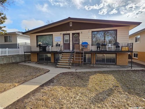 459 6th Ave Nw, Swift Current, SK, S9H0Y2 | Card Image