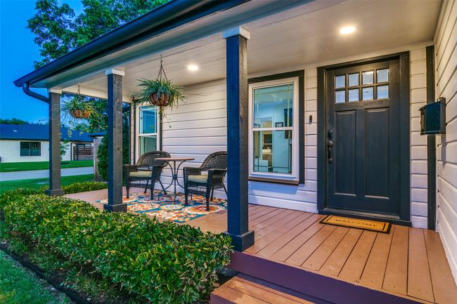 854 E Wall St, House other with 3 bedrooms, 2 bathrooms and null parking in Grapevine TX | Image 6