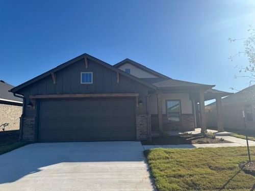 15904 Wolf Creek Way, Moore, OK, 73170-2203 | Card Image