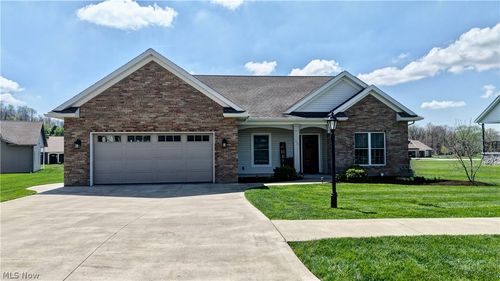 5201 Falcon Drive, Millersburg, OH, 44654 | Card Image