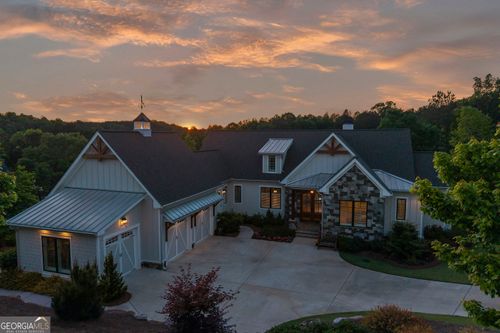 1634 Currahee Club Dr, Toccoa, GA, 30577-7295 | Card Image