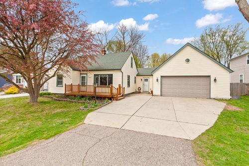 1047 Arthur Dr, Troy, MI, 48083-1802 | Card Image