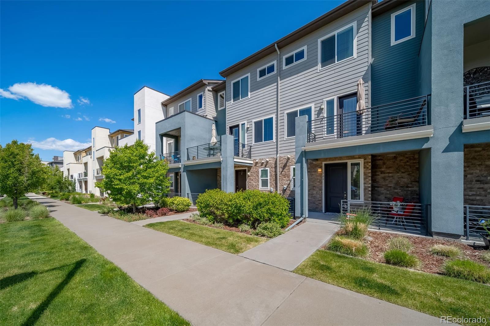 Hinsdale Ave, Littleton, CO 80122