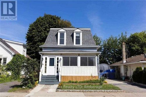 4466 4th Ave, Niagara Falls, ON, L2E4N3 | Card Image