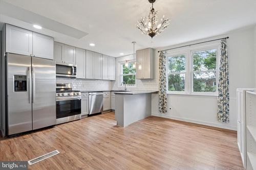 354 Dawson St, PHILADELPHIA, PA, 19128-3701 | Card Image