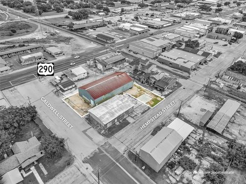 136 S Caldwell St, Giddings, TX, 78942-3108 | Card Image