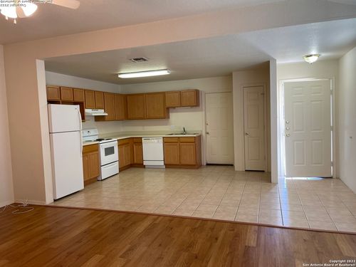 4417 Terra Summit Rd, San Antonio, TX, 78233-6839 | Card Image