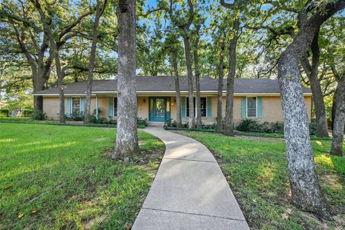 924 Ridgecrest Cir, Denton, TX, 76205-5416 | Card Image