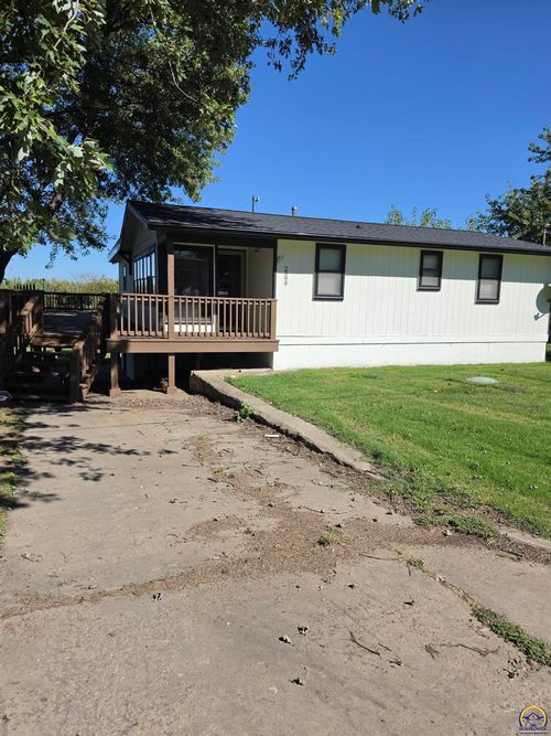 2598 S Shore Dr, Vassar, KS, 66543-9114 | Card Image