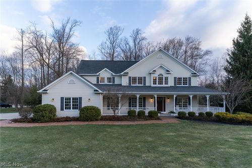 8955 Stoneybrook Dr, Broadview Heights, OH, 44147-2572 | Card Image