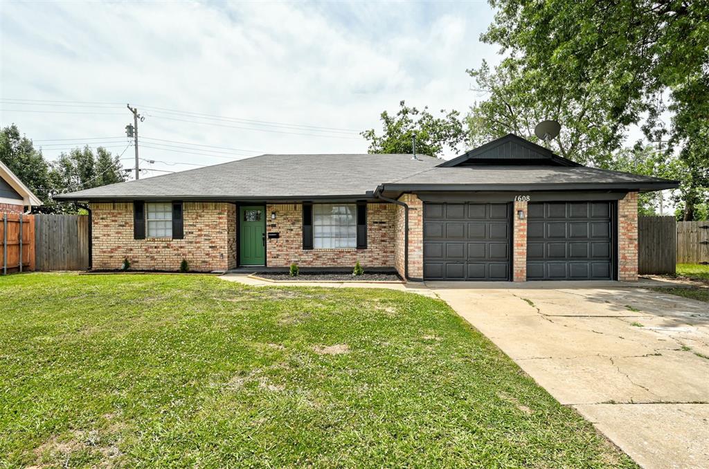 Ashley Dr, The Village, OK 73120