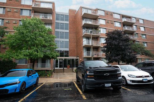 1a-2211 S Stewart Avenue, Lombard, IL, 60148 | Card Image