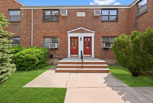 2f-15-43 160th St, Whitestone, NY, 11357-3240 | Card Image