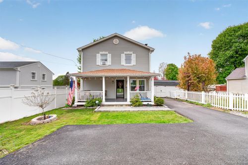 15 Roslyn Rd, Carmel, NY, 10512-6217 | Card Image