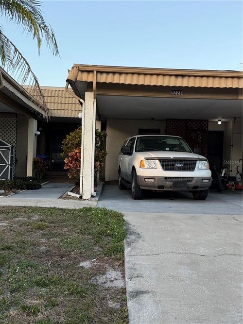 9221 Repondo Pl, NEW PORT RICHEY, FL, 34655-1726 | Card Image