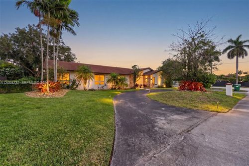 10124 Sw 130th Ter, Miami, FL, 33176-5659 | Card Image