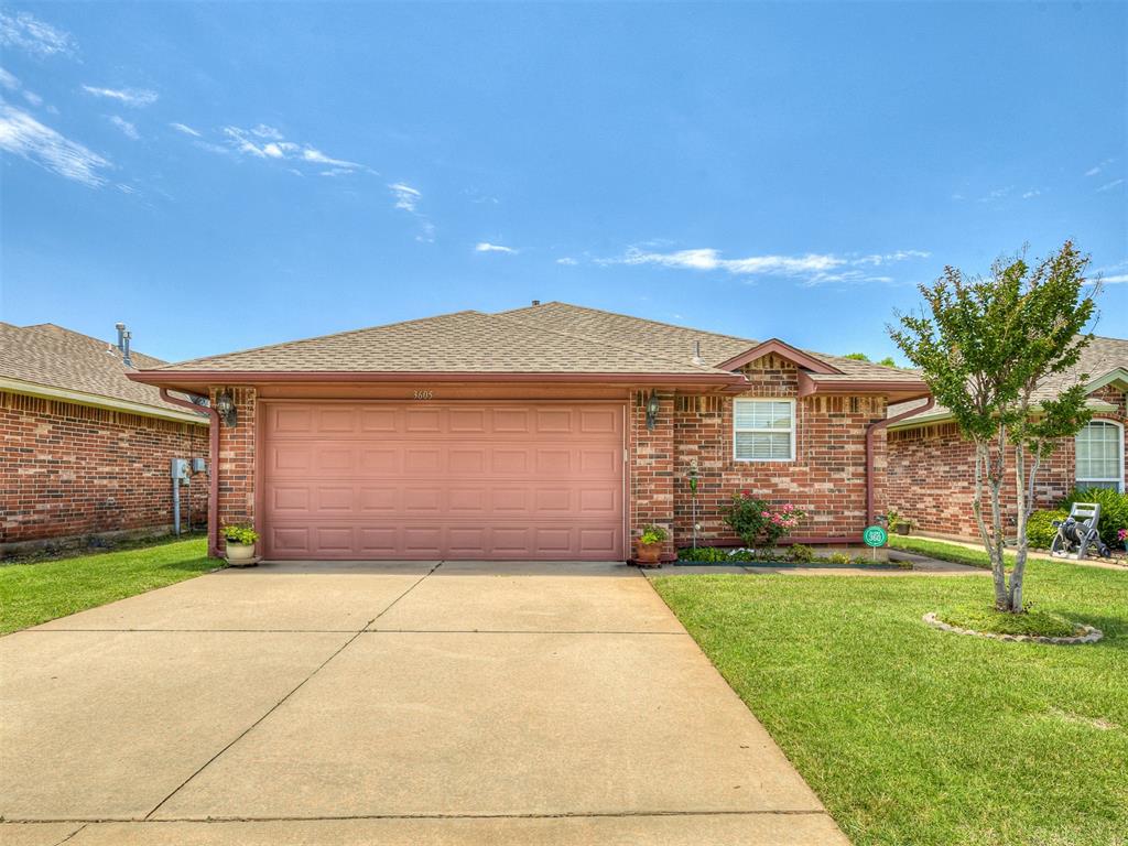 Ellis Ave, Moore, OK 73160