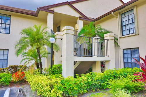 3277 Jog Park Dr, Greenacres, FL, 33467-2077 | Card Image