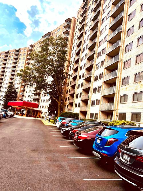 401-2500 N Van Dorn St, ALEXANDRIA, VA, 22302-1602 | Card Image