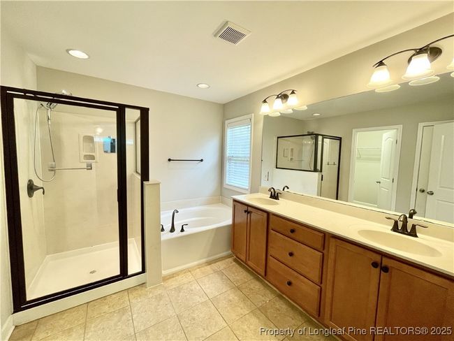 148 Pine Hawk Dr, House other with 3 bedrooms, 3 bathrooms and null parking in Spring Lake NC | Image 5