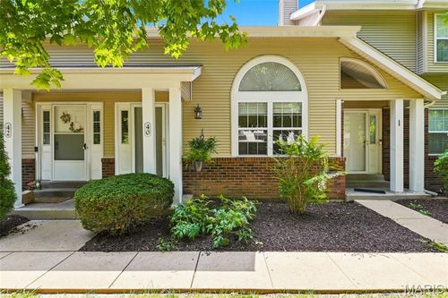 2-40 Trailside Ct, Saint Peters, MO, 63303-5806 | Card Image