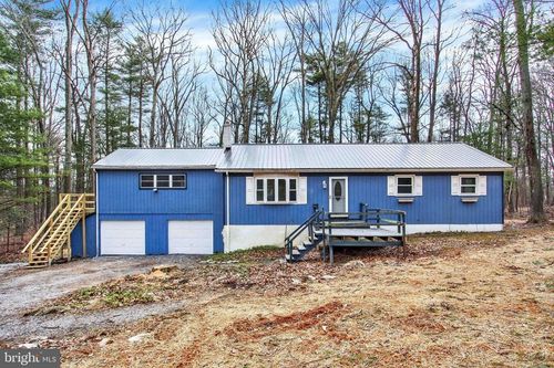 203 Pebble Ln, BIGLERVILLE, PA, 17307-9624 | Card Image