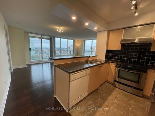 805-48 Suncrest Blvd, Thornhill, ON, L3T7Y5 | Card Image