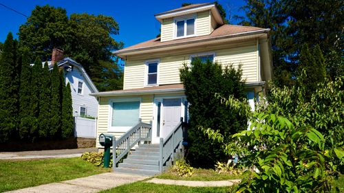 28 Aiken St, Norwalk, CT, 06851-2048 | Card Image