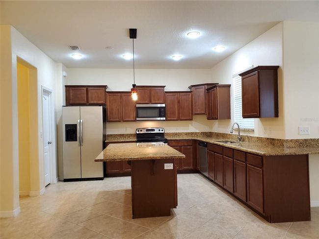20214 Indian Rosewood Dr, Townhouse with 4 bedrooms, 3 bathrooms and null parking in TAMPA FL | Image 4