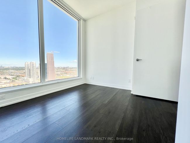 3702 - 5 Buttermill Ave, Condo with 3 bedrooms, 2 bathrooms and null parking in Vaughan ON | Image 11