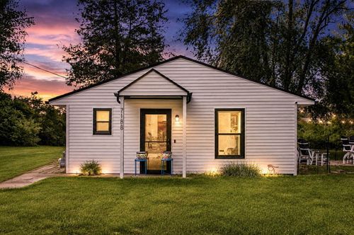 7188 Beach Dr, South Haven, MI, 49090-9500 | Card Image