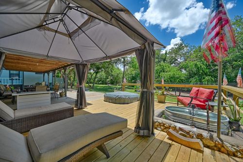 411 Bohlmann Avenue, Schulenburg, TX, 78956 | Card Image