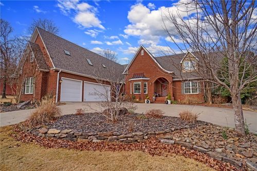 1521 Skyline Vista Ct, Russellville, AR, 72802-8540 | Card Image